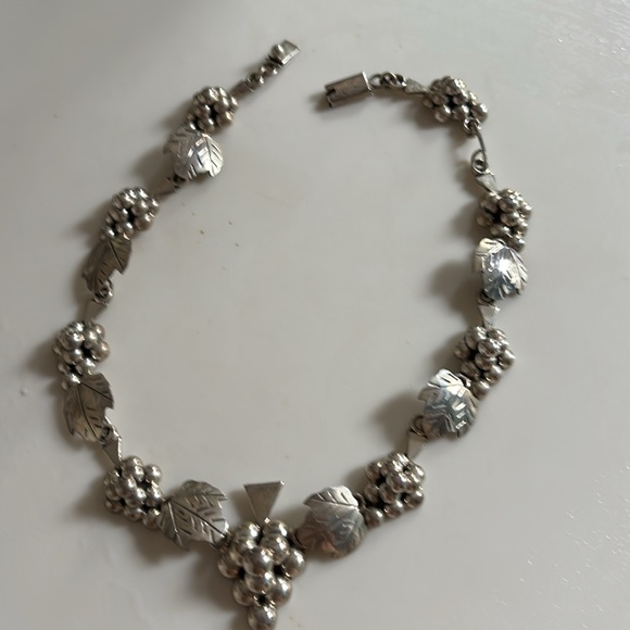 Elegant Sterling Silver grapes and leaf Necklace - Picture 2 of 4